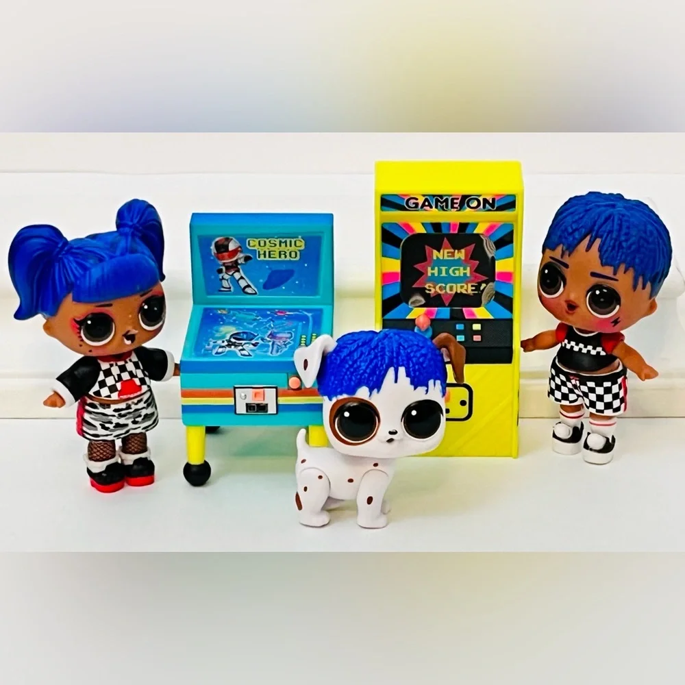 HUGE LOL Surprise Doll Lot + Lots of Accessories!